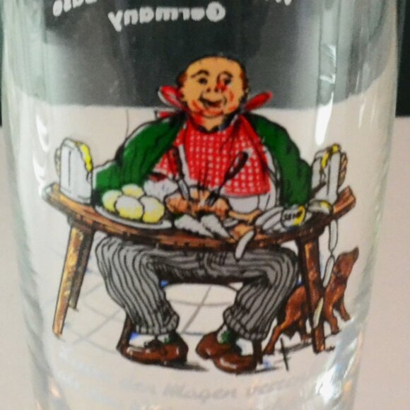 Set Of 4 Glasses German Figures With Sayings Air Force Police Wiesbaden Germany - Picture 10 of 11